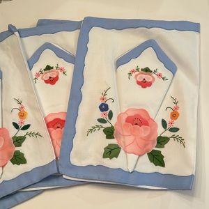 Vintage Appliqué Hand Made Cotton Embroidered Pink Roses 5 Napkin Placemat Set